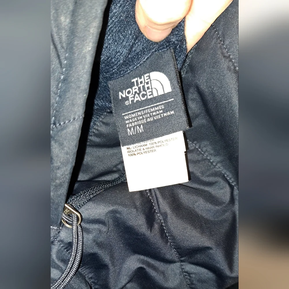 Women's North Face reversible dark blue inner and outer jacket, fuzzy inside, MD - Picture 6 of 8